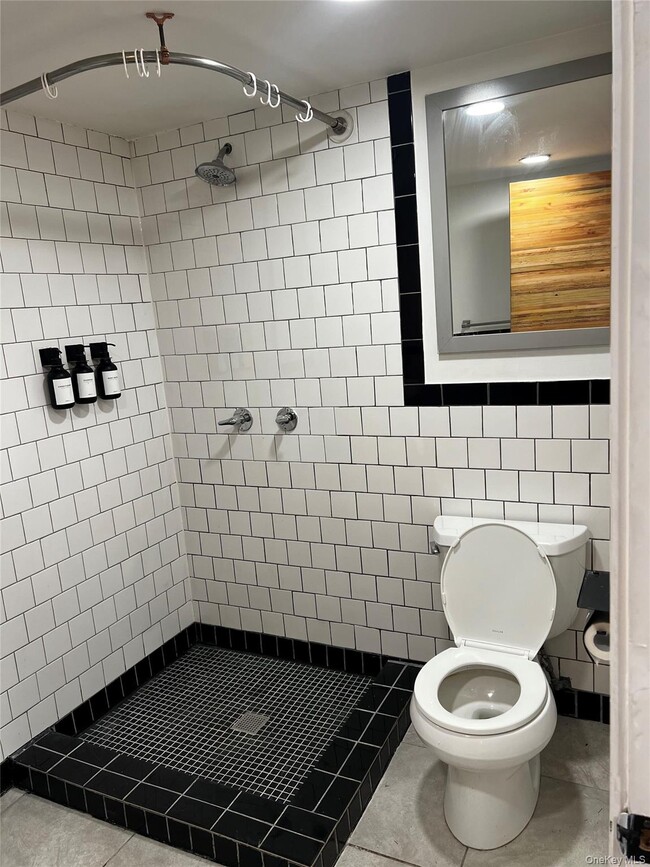 Building Photo - 45 Shady Ln