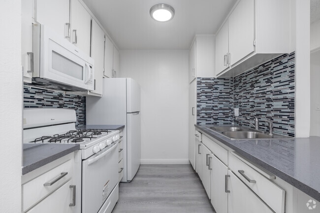 1 habitación, 1 baño - 625 pies cuadrados - Cocina - Montecito