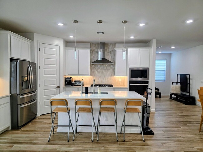 Building Photo - SINGLE FAMILY HOME.