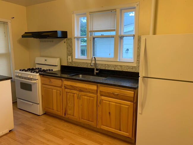 Building Photo - Royal Oak Duplex - La Plaza