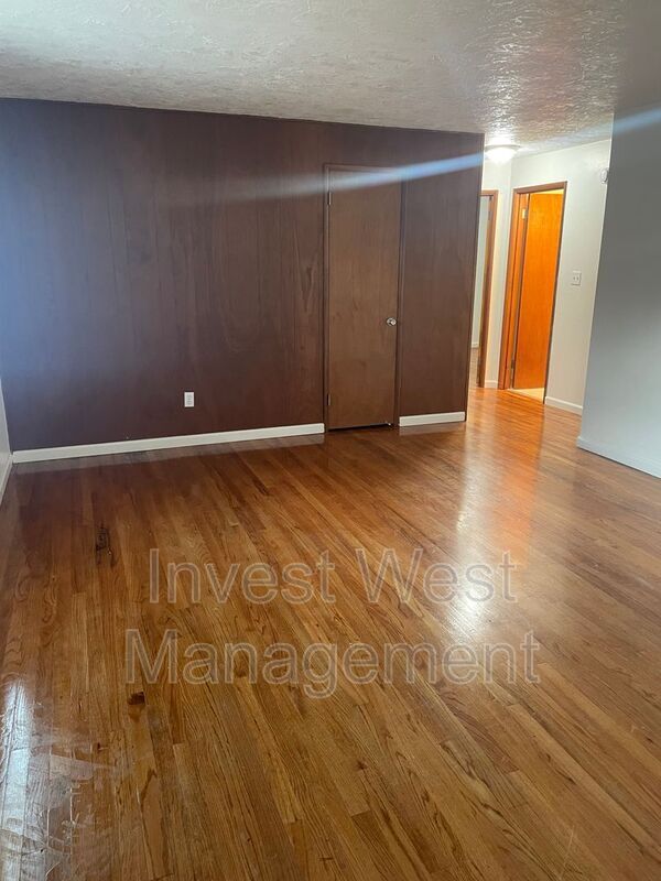 Foto principal - 632 NE Anderson St