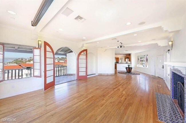 Foto del edificio - 3 br, 3 bath Triplex - 402 Pasadena Ct # A