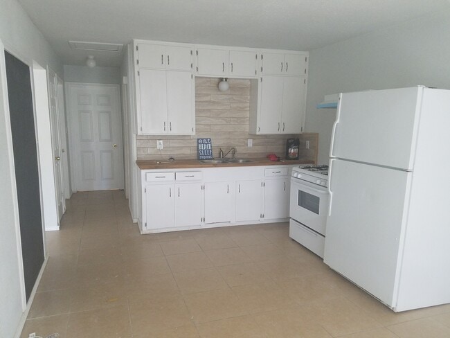 Photo - 2 bedroom 1 bath 43rd Ave. L - pet friendly House