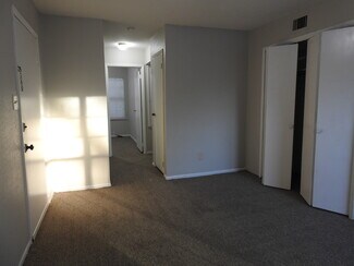 Building Photo - 2303 Elm Ave