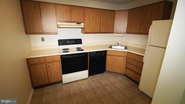 Building Photo - 2602 Beacon Hill Dr