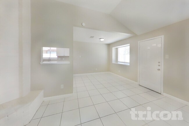 Foto del edificio - 3446 Edgecreek Dr