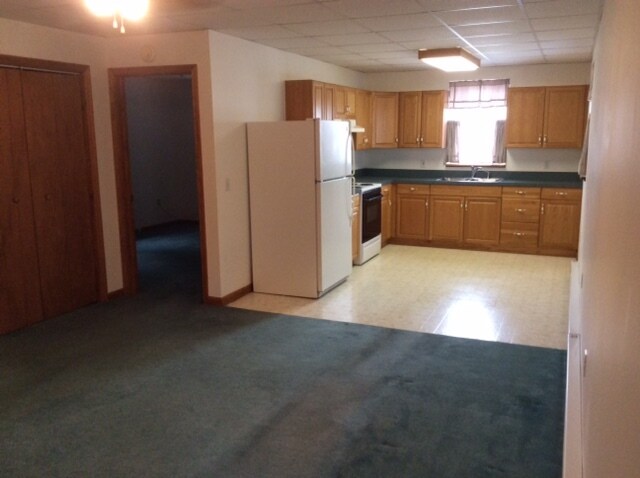 Primary Photo - 102 Gravity Rd