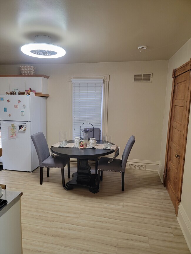 Foto del edificio - 102 3rd Ave