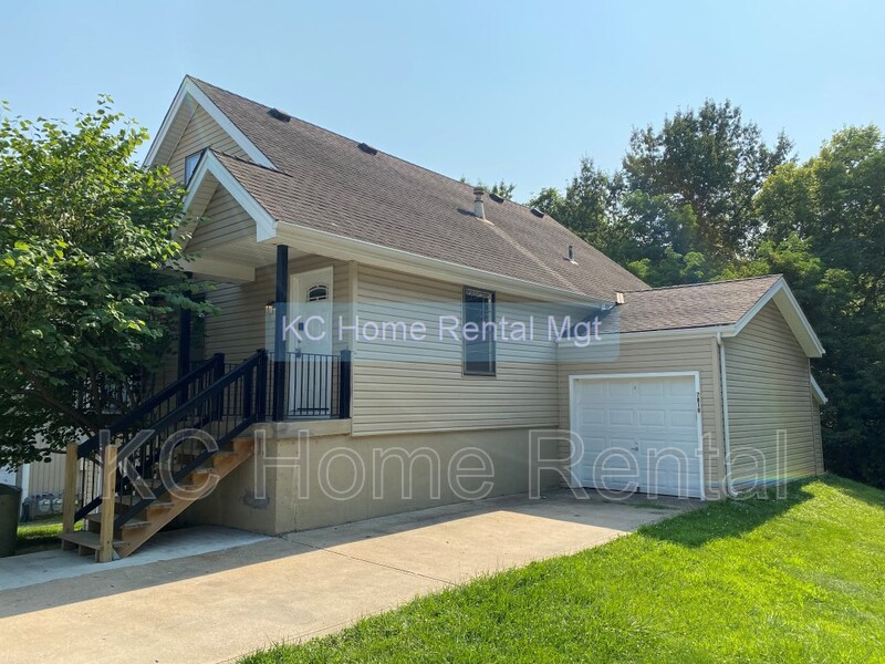 Foto principal - 7818 N Camden Ave