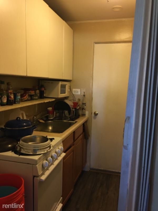 Building Photo - 1 br, 1 bath Apartment - 2801 N Leclaire Ave