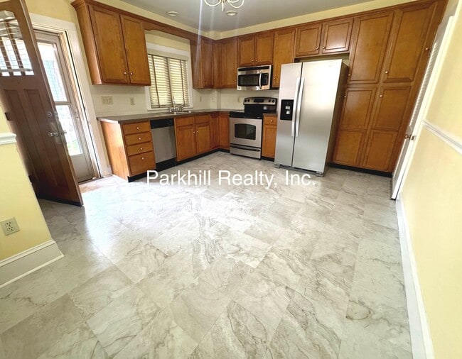 Building Photo - 24 Pen Argyl St