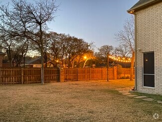 Building Photo - 1761 Meyerwood Ln S