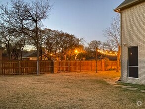 Building Photo - 1761 Meyerwood Ln S