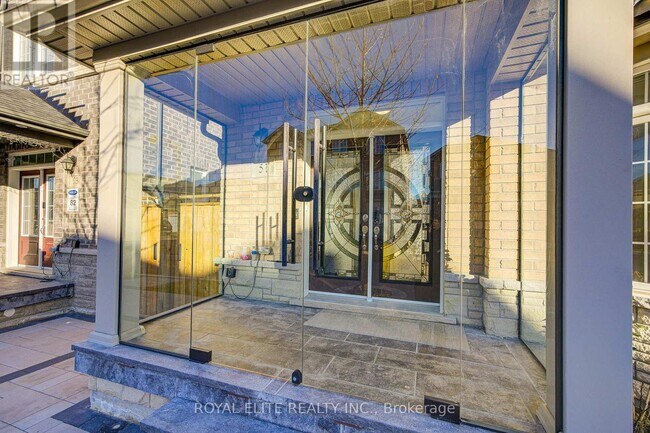 Photo du bâtiment - 51 Albert Lewis St