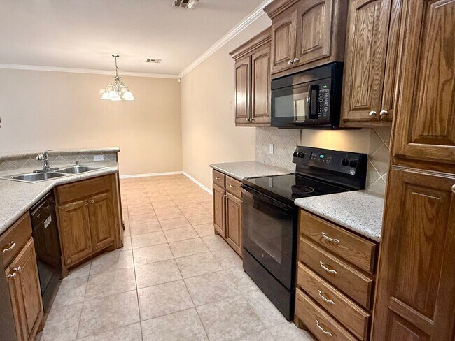 Foto del edificio - Cute 3 Bed Duplex In Yukon