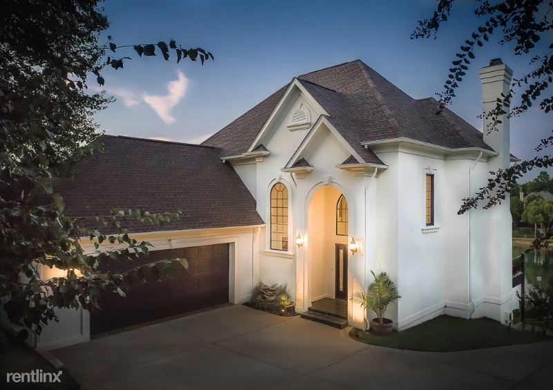 Foto principal - 17819 Peninsula Club Dr N