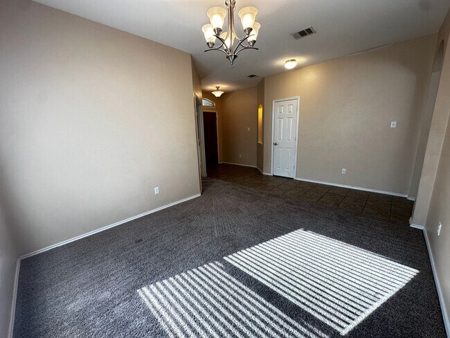 Building Photo - Flash Rental Reduction!