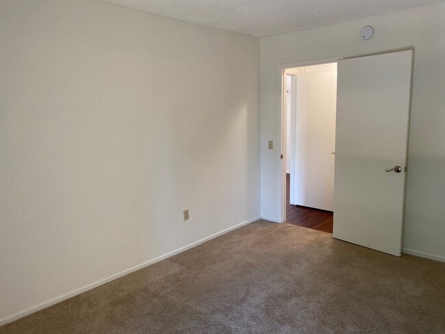 Building Photo - Concord Square Apartments