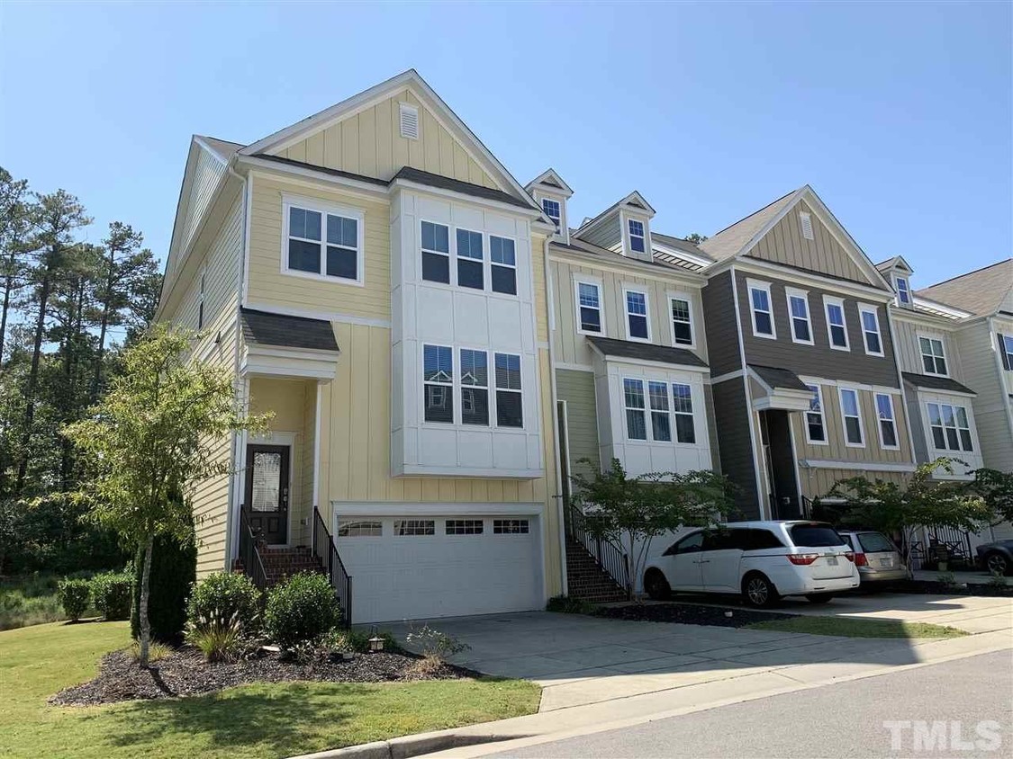 Foto principal - 701 Edgewater Ridge Ct
