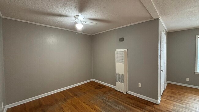 Foto del edificio - 5022 Byron Rd