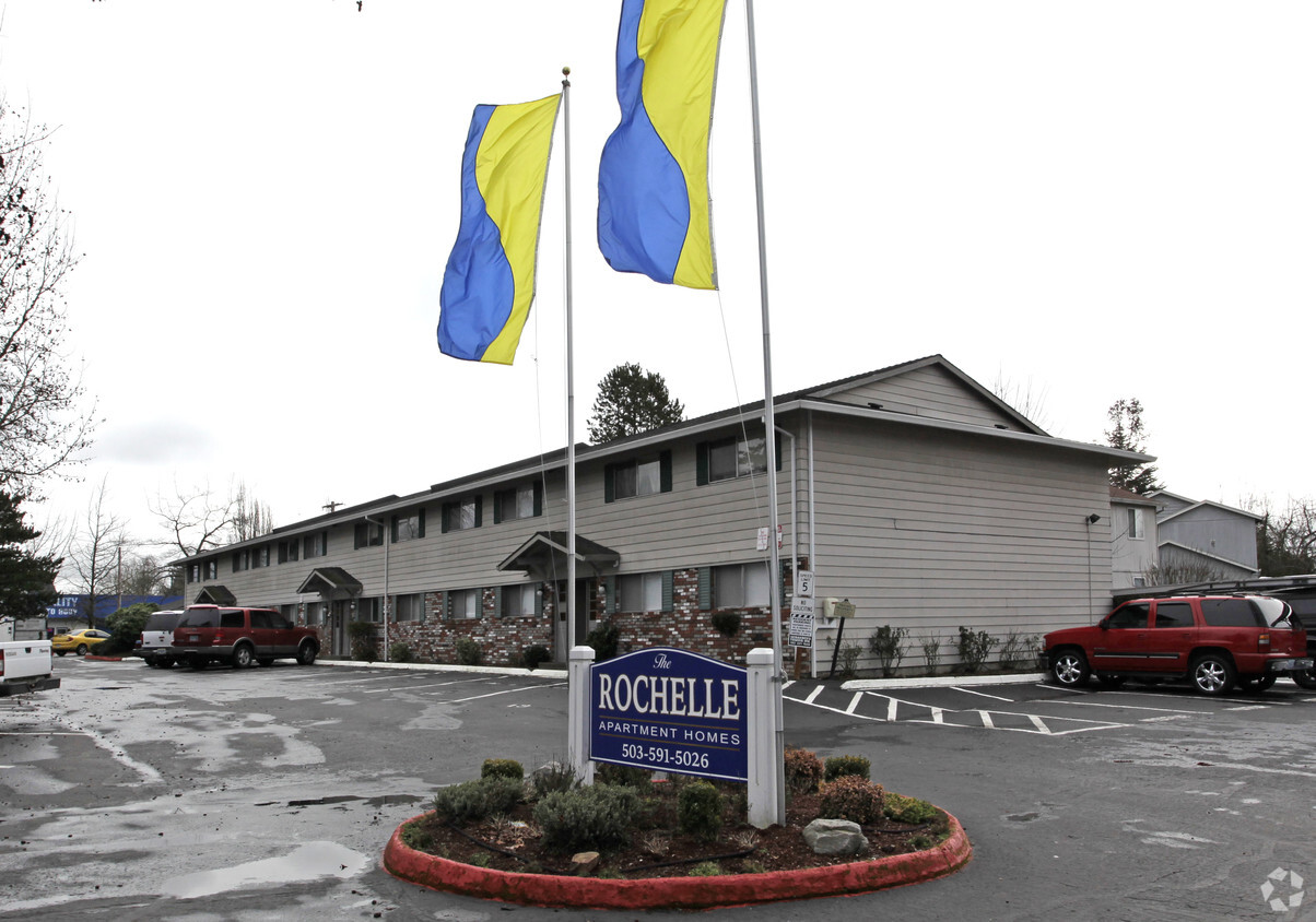 Primary Photo - The Rochelle Apartment Homes