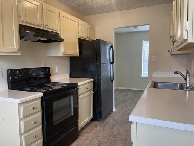 Foto del edificio - 1508 Garland Way