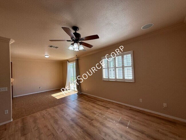 Foto del edificio - 1311 Ponderosa Dr