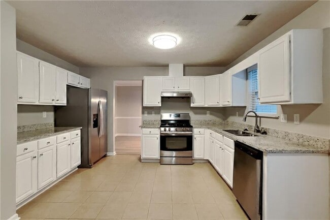 Building Photo - 610 Wildberry Trce