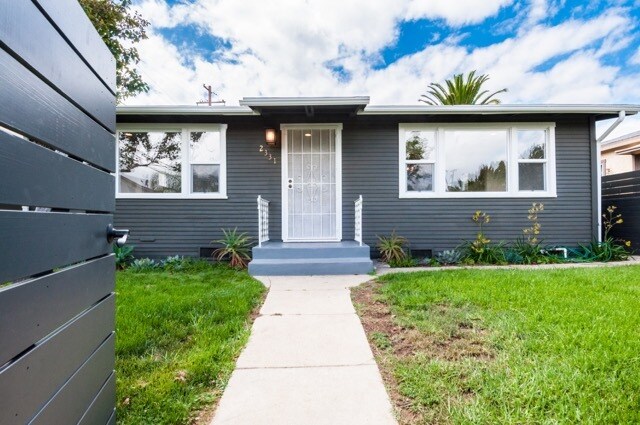 Building Photo - 2331 Penmar Ave