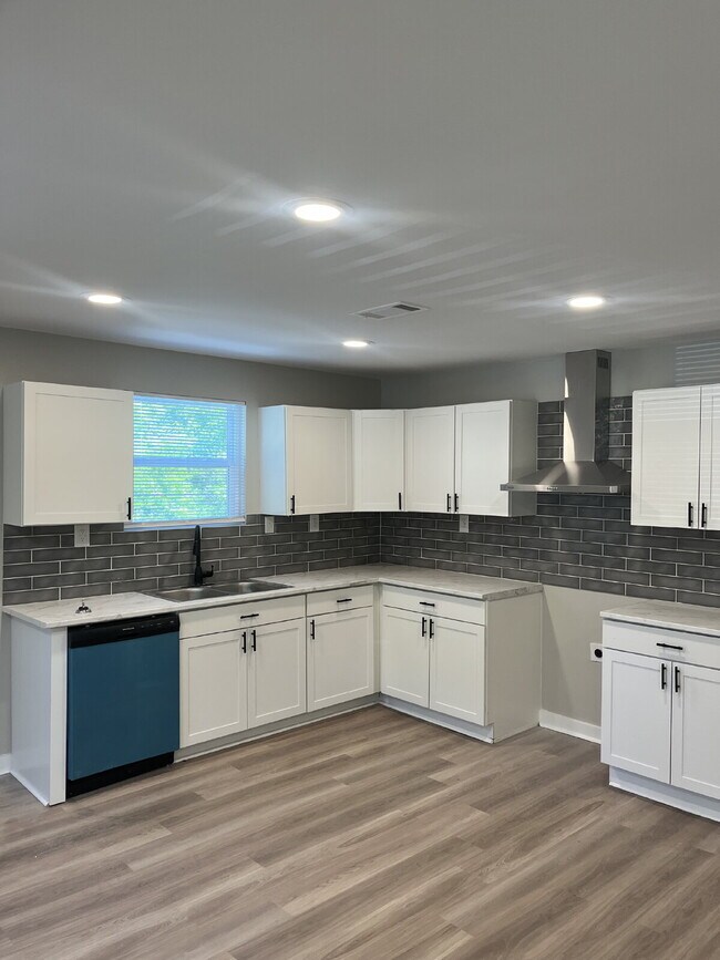 Foto del edificio - 4439 Sunny View Dr