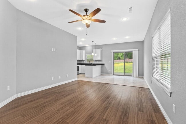 Building Photo - 4882 Castlewood Ln