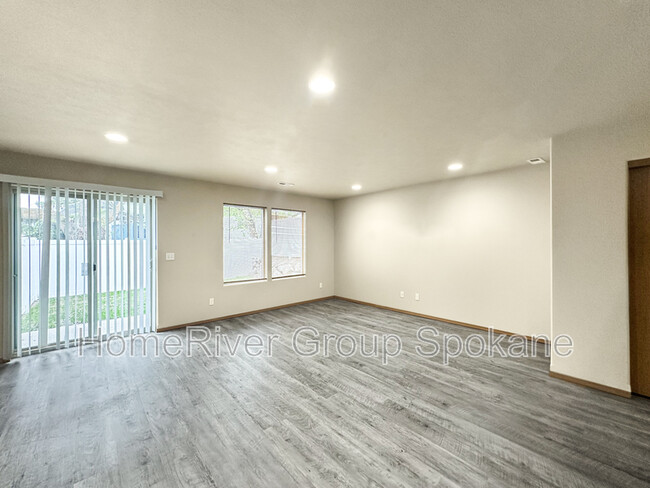 Foto del edificio - 2714 N Fox Rd