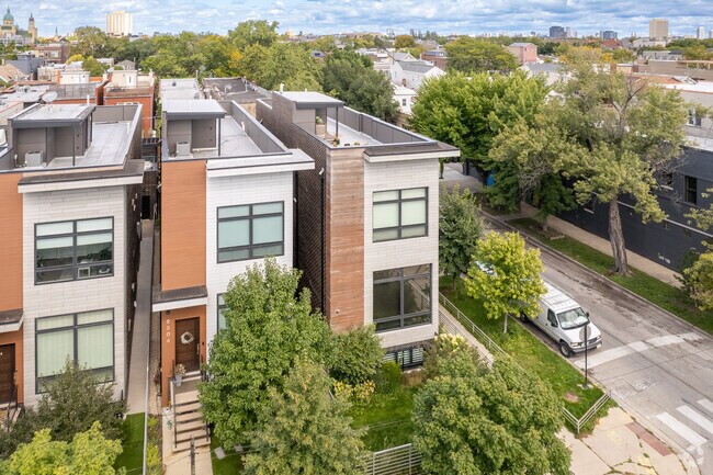 Foto del edificio - 600 N Leavitt St