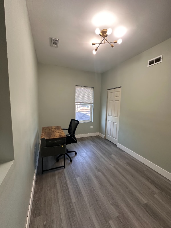 Foto del edificio - 4854 W Addison St