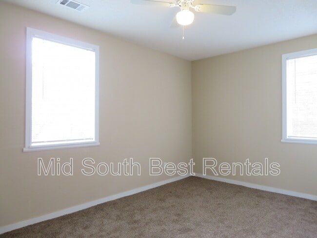 Building Photo - 1817 Lapaloma St