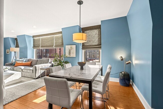 Building Photo - 201 Newbury St