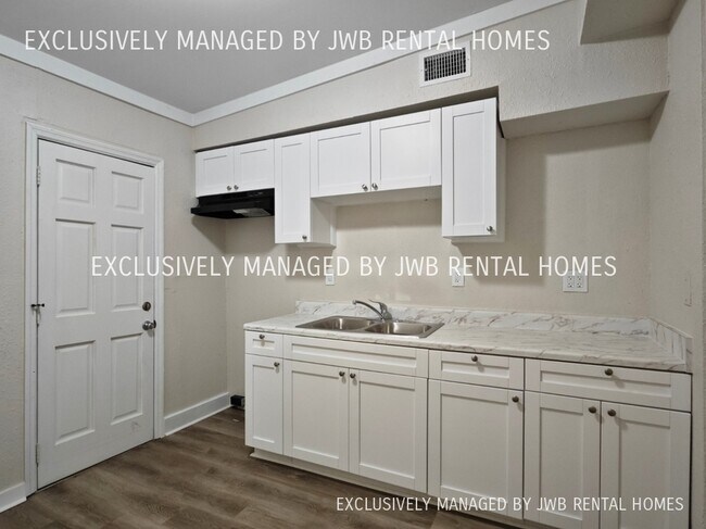 Building Photo - 5853 Marigold Rd