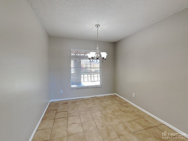 Building Photo - 2728 Ceram Ave