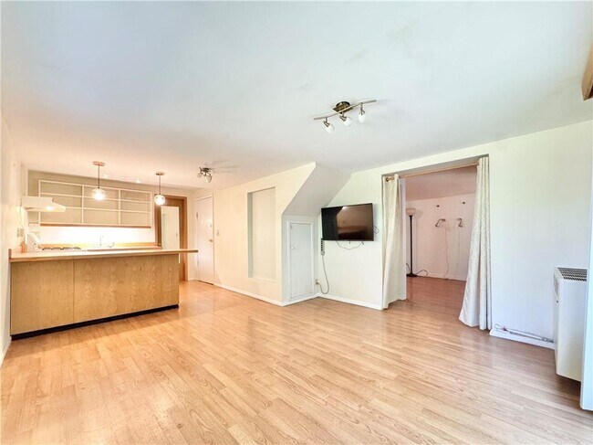 Foto del edificio - 301 Fletcher Ave