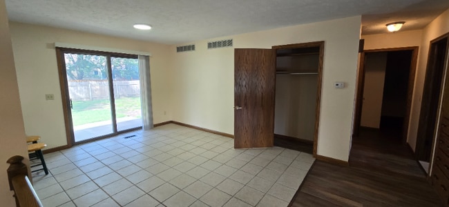 Foto del edificio - 409 Oak Park Dr