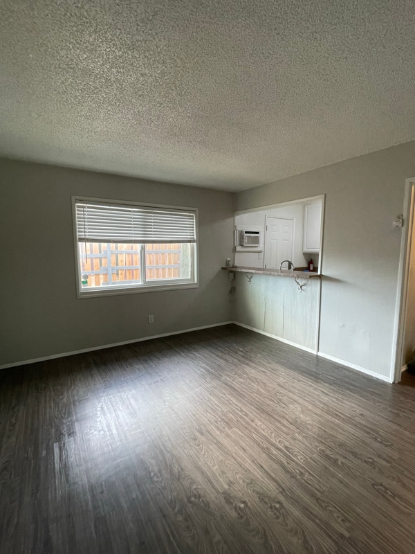 Building Photo - 20158 Rimrock Rd E