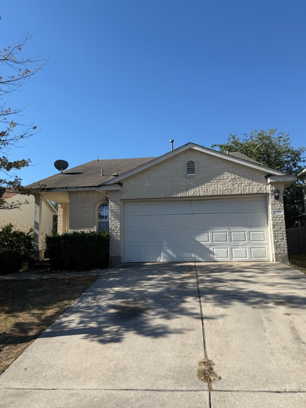 Foto principal - 1209 Coronation Way