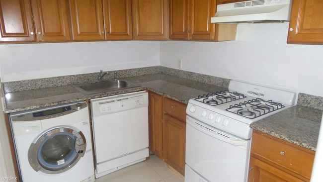 Foto del edificio - 1 br, 1 bath Apartment - 14144 84th Rd 4R