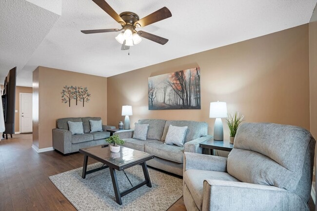 Foto del edificio - Hope’s Place | Cozy 2BR Condo Near Fort Campbell