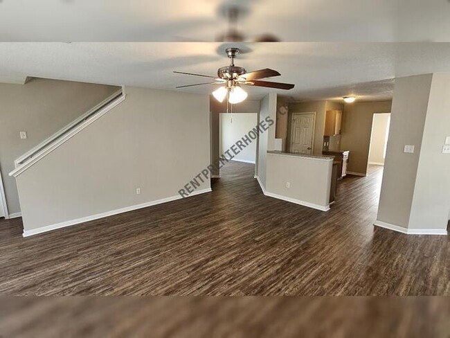 Building Photo - 15706 Pin Oak Ridge St