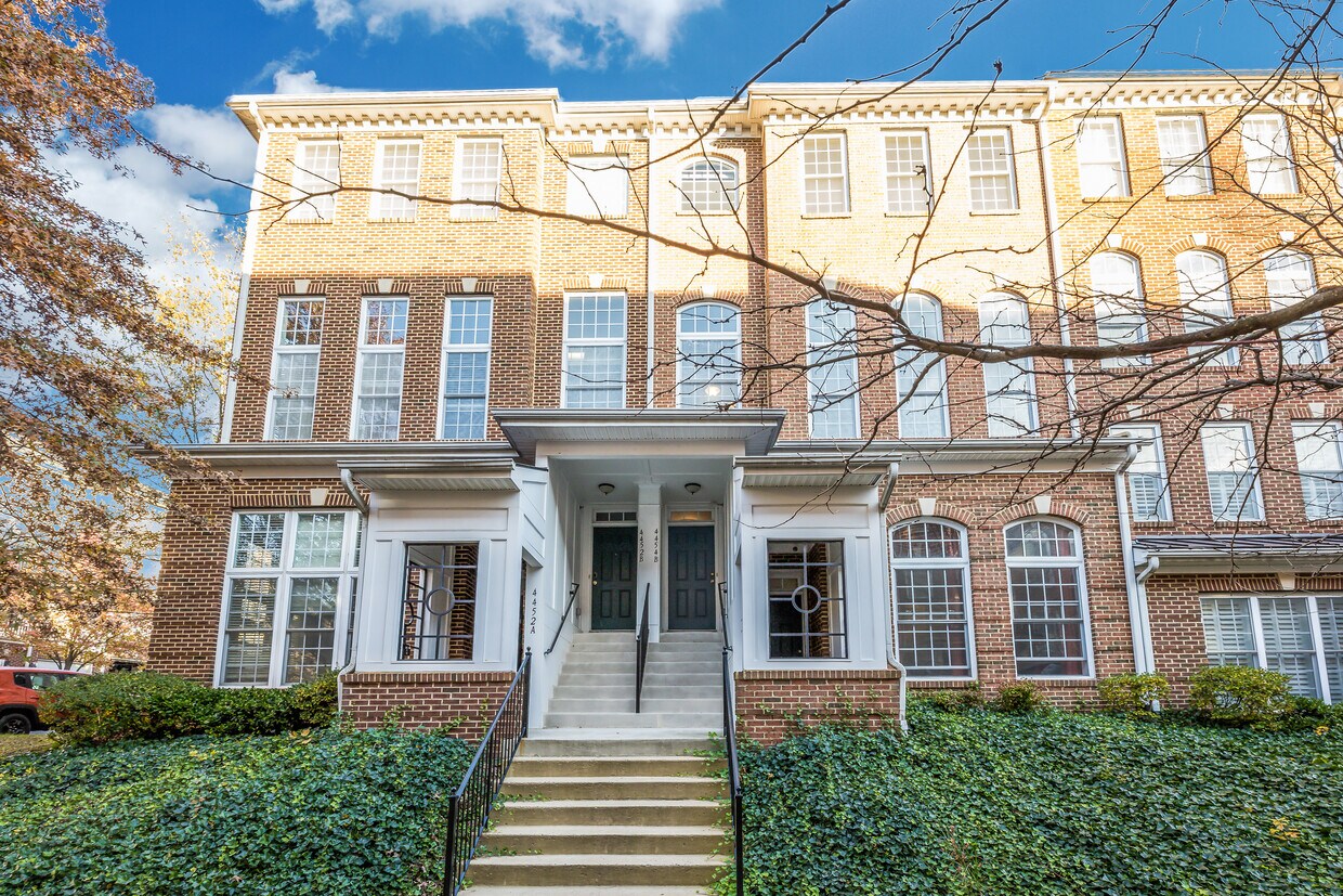 4454B Beacon Grove Cir Unit B, Fairfax, VA 22033 Condo for Rent in