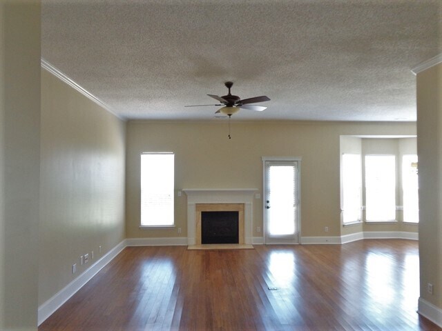 Building Photo - 4548 Hyperion Court