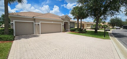 Building Photo - 13512 Little Gem Cir