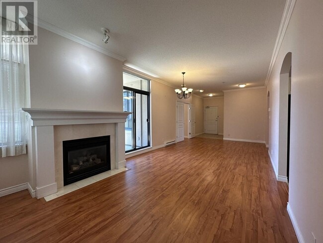Building Photo - 588-588 W 45th Ave