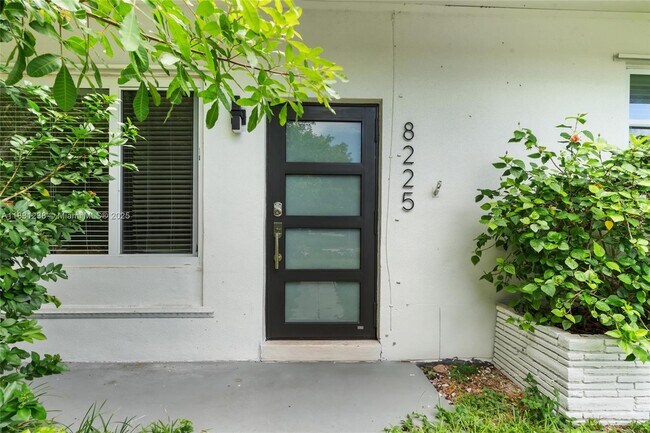 Building Photo - 8225 SW 117th Terrace